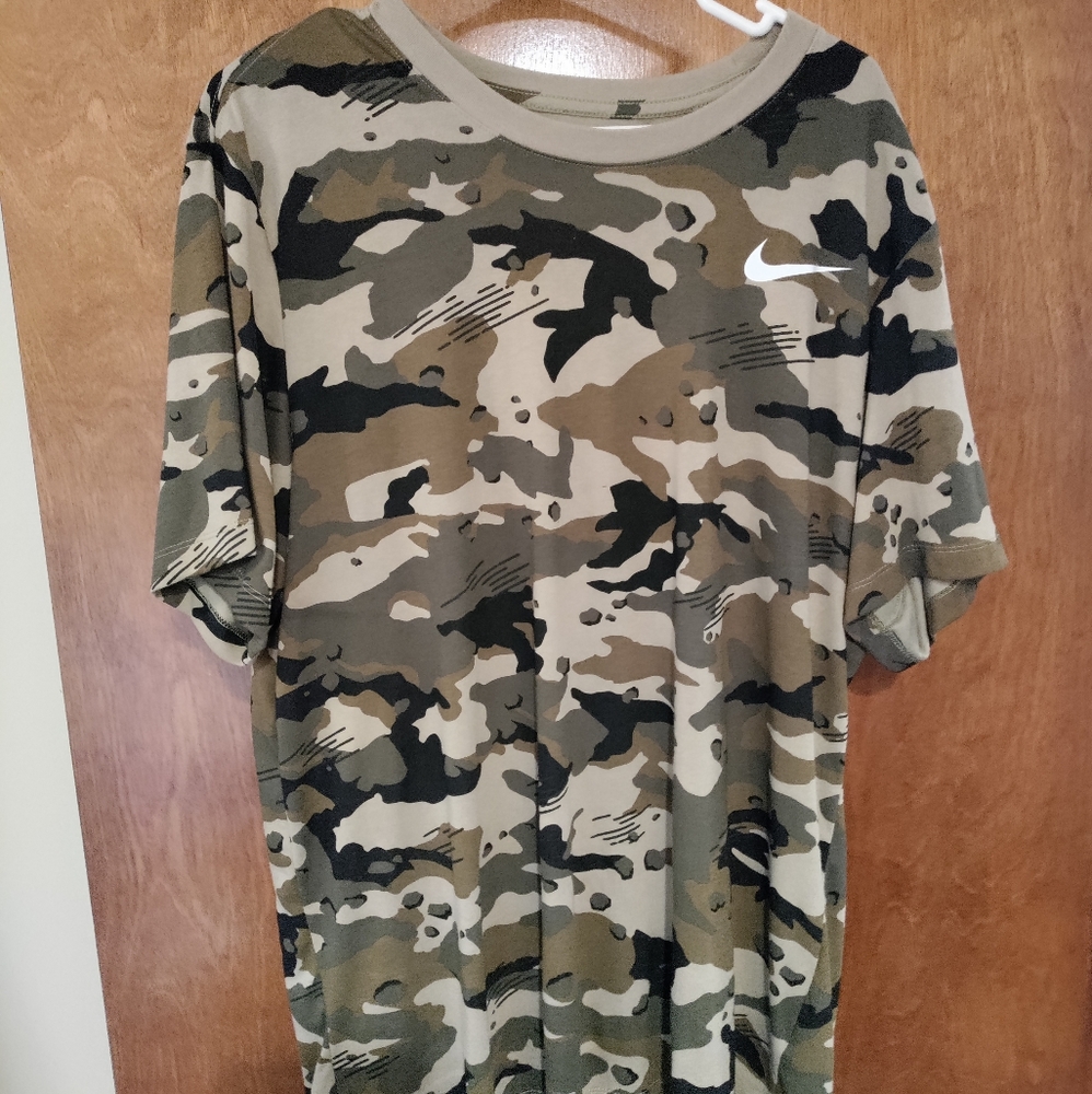 Nike Dri-Fit Camo Tee XL